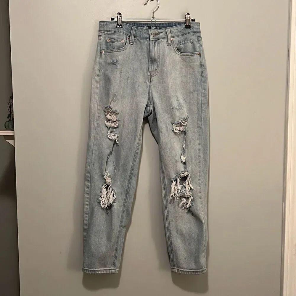 Levi's Women's Blue Light Wash Distressed Relaxed Fit High Rise Jeans